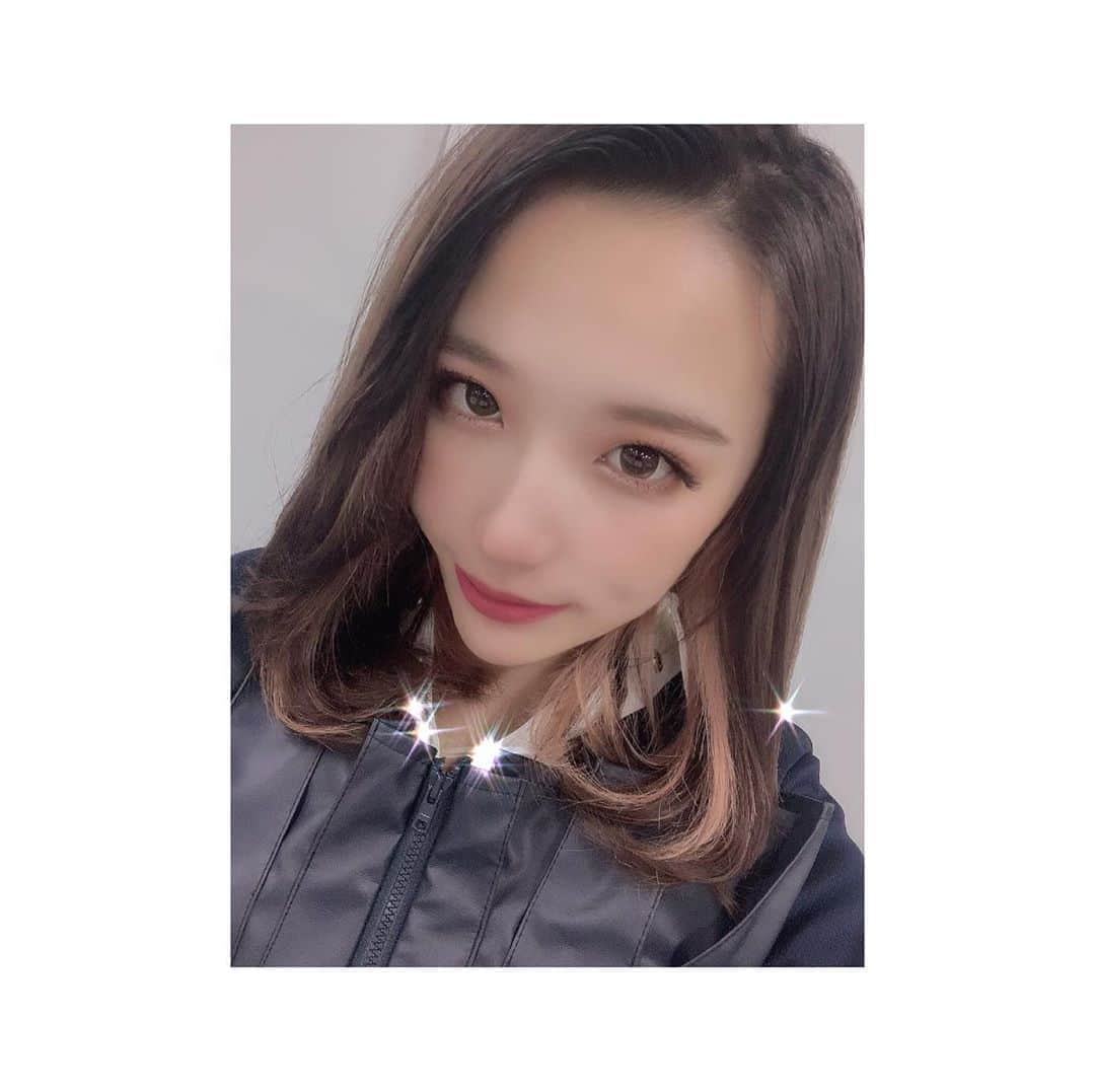 MOEKAのインスタグラム：「﻿ ﻿ ﻿ ﻿ 連勝がずっと続きますようにっ😉﻿ ﻿ ﻿ ﻿ ﻿ オヤスミナサイ！！﻿ ﻿ ﻿ ﻿ ﻿ ﻿ ﻿ ﻿ ﻿  #Bs2020 #buffaloes #ORIX #bsgirls #moeka_357 #moeka #bsg #orixbuffaloes #얼짱 #좋아요그램 #일상 #패션 #코디 #일상룩 #赞 #粉我 #漂亮 #얼짱 #셀피 #한국여행 #オルチャン #얼스타그램　#카페스타그램  #ハイトーンヘア #韓国メイク #韓国ヘアー #オルチャンメイク  #おしゃれさんと繋がりたい #インナーカラー　#オルチャンヘア #タンバルモリ」