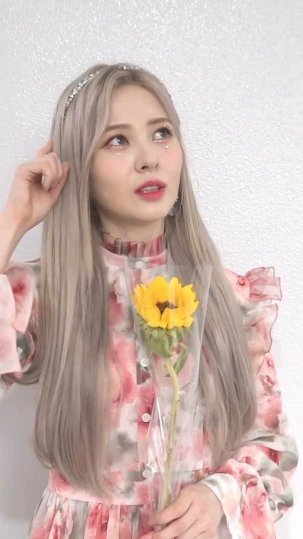 DIAのインスタグラム：「다이아(DIA) 예빈의 '감싸줄게요' 막방 INTERVIEW ⠀ #다이아 #DIA #예빈 #YEBIN #Flower_4_Seasons #감싸줄게요 #Hug_U」