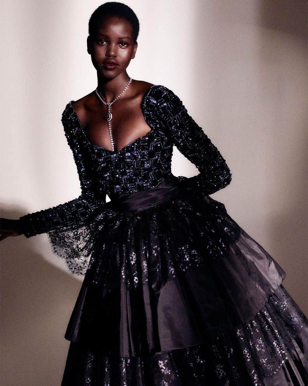 Harper's BAZAARさんのインスタグラム写真 - (Harper's BAZAARInstagram)「Paris Couture Week may have come to a close, but that doesn’t mean we’re finished fawning over all of the new collections. Chanel presented a 30-look Haute Couture collection via photos by @mikaeljansson this past week and it’s quite a far reach from the mythical sets that usually grace the Grand Palais in Paris for one day only each July—but that doesn’t mean the collection itself is devoid of fantasy. The looks are opulent and decidedly un-subtle with ballgowns fit for the halls of Versailles, cut-away skirts under jackets with diamond-like buttons, or a skirt suit that appears to be spun out of gold. It’s pure Chanel rock-romance, and feels a bit like a love letter to Karl Lagerfeld. Head to the link in our bio to see all of our favorite looks from the Fall 2020 Couture collections.」7月12日 23時00分 - harpersbazaarus