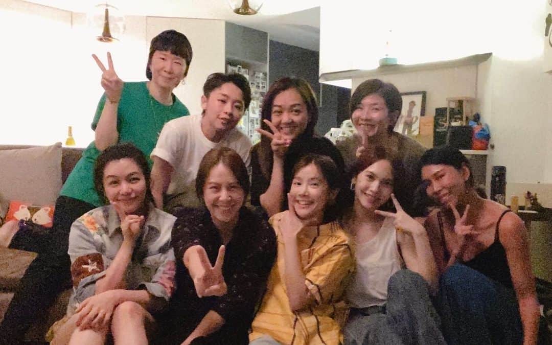 レイニー・ヤンのインスタグラム：「❤️ 照片很糊 我愛你們」
