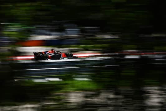 松下信治のインスタグラム：「First of all, I’d like to say thanks to our mechanics and engineer @officialmpmotorsport for rechecking the my car all night long yesterday. Hopefully you’ll have enough time to sleep tonight.😌 Still need to work hard to catch the pace but performance is getting better. I believe that we can deliver good result at Budapest 👍  オーストリア終わりました。 得意なサーキットでしたが望ましいリザルトにはなりませんでした。良かった点もあまりすが、全体のレベルを底上げする必要があります。ですが、確実に上げていけるチームだと思います。来週のブタペストでまた一緒に頑張ります。 ©︎ @fiaf2championship」