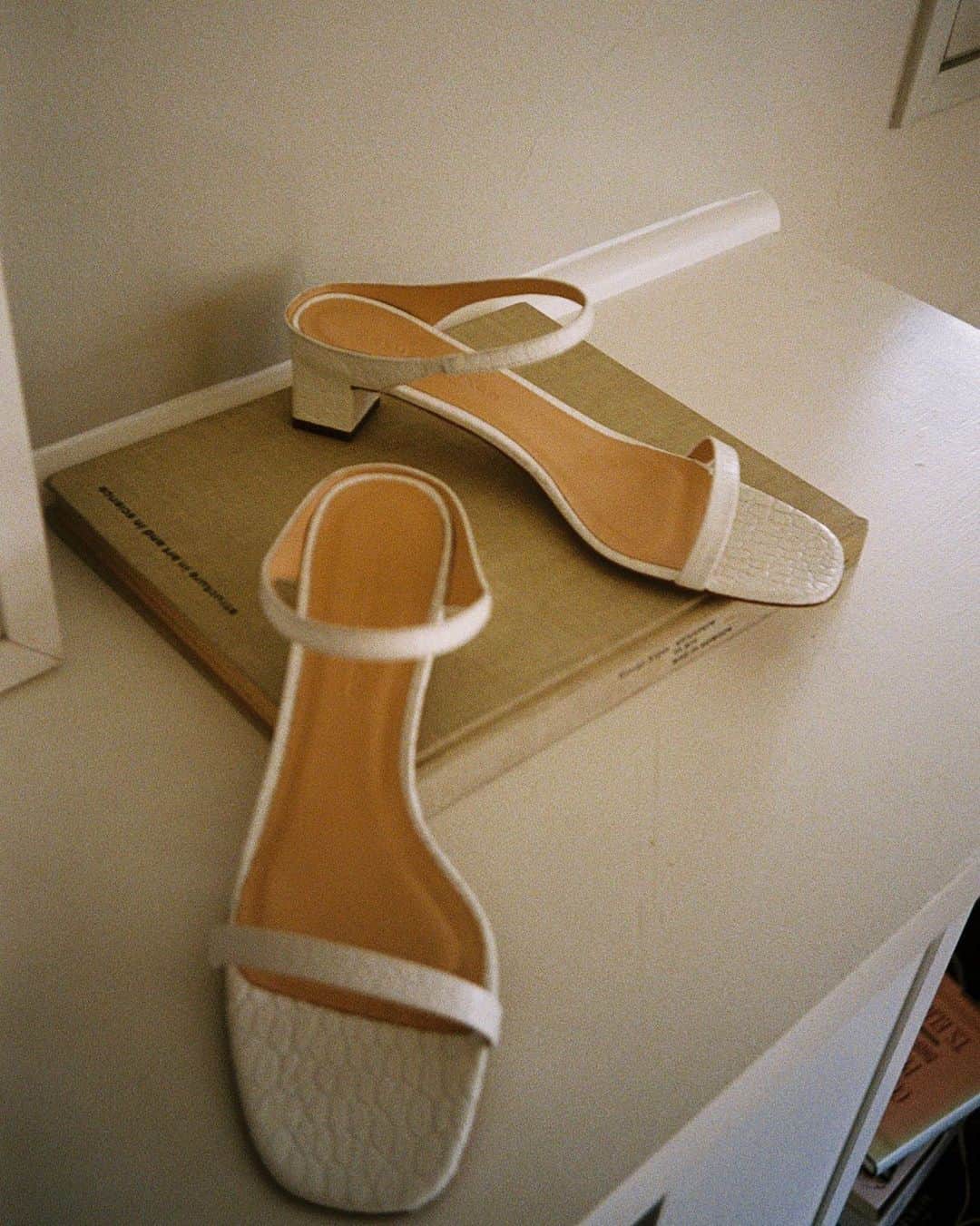 のインスタグラム：「The Marnee—a good option if you like a hint of height.」