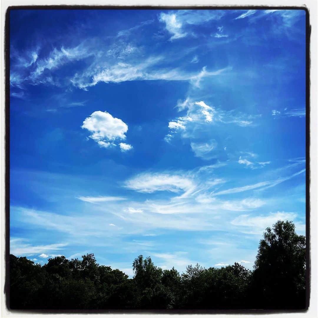 デビッド・モリシーさんのインスタグラム写真 - (デビッド・モリシーInstagram)「Face in the clouds!」7月12日 23時42分 - davidmorrissey