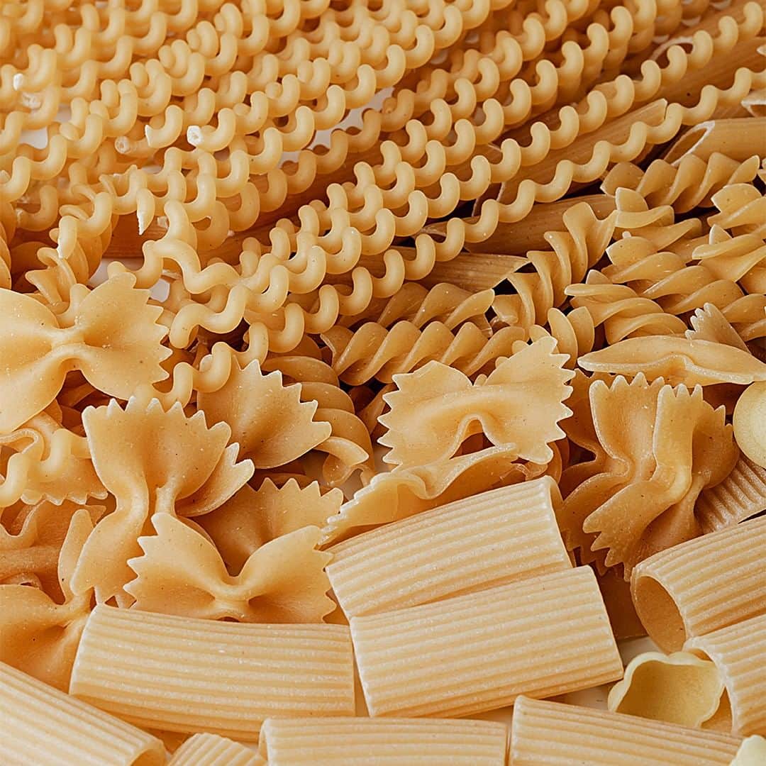 TED Talksのインスタグラム：「What's your favorite pasta shape? 🍝 Please sound off in the comments!⁠ ⁠ Pasta shapes aren’t random, says design curator Paola Antonelli (@paolantonelli). Rather, they’ve been honed over centuries to give you the perfect bite. Click the link in our bio to learn the history of this beloved carb — and how their shape affects how each dish tastes. ⁠ ⁠ [Image: Karolina Grabowska]」