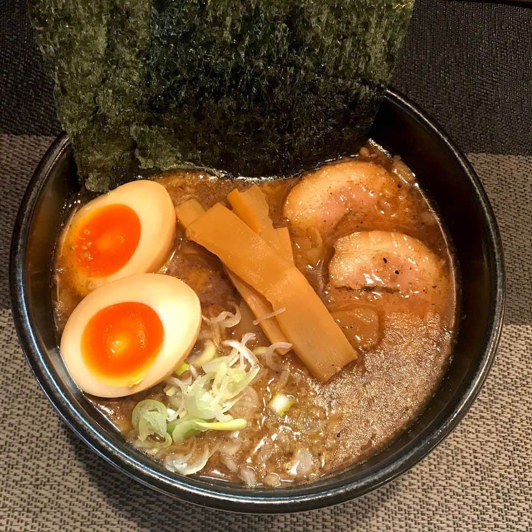 norimotoさんのインスタグラム写真 - (norimotoInstagram)「本日の賄い🍜  背脂チャッチャッラーメン🍥  ただ今、売上ナンバー1です😀 #食事 #ランチ #ディナー #食品 #料理 #プレート #肉 #おいしい #野菜 #グルメ #レストラン #ボウル #健康的 #ダイエット #栄養成分 #チキン #食べる #夕食 #調理 #ソース #スープ #栄養 #新鮮 #ニンジン #タマネギ #背脂チャッチャッラーメン #ただ今 #売上ナンバー #本日 #賄い🍜背脂チャッチャッラーメン🍥」7月12日 15時41分 - itadaki_noodle