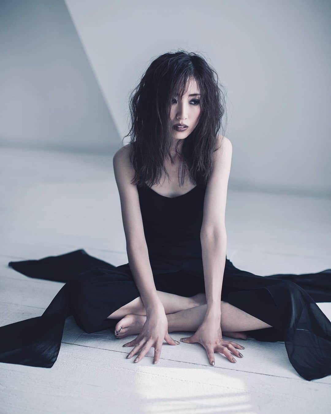 rt8さんのインスタグラム写真 - (rt8Instagram)「. 📷 THE WORKS model:ayana hairmake:y.miyagaki photograph&artwork:rt8 .   #best_photogram #bestphotogram_portraits #beautiful #model #fashion #japan_photo_now #portrait_perfection #IGersJP #サロモ #関西モデル #ヘアメイク #撮影依頼募集中 #モデル #撮影 #ポートレート #カメラ #写真撮ってる人と繋がりたい #写真好きな人と繋がりたい #モデル募集 #ポートレート部 #東京カメラ部 #ポートレート女子 #被写体 #ポトレ #京都 #ファインダー越しの私の世界 #作品撮り #関西写真部 #モデルさんと繋がりたい #ポートレートしま専科」7月12日 15時43分 - rt8_modelate