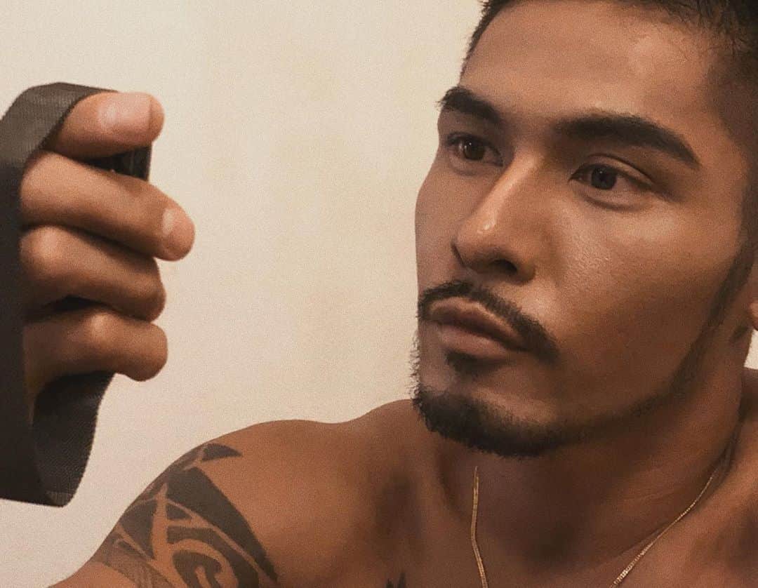 のインスタグラム：「Apple Watch is Useless. . いい使い道知りたい。」