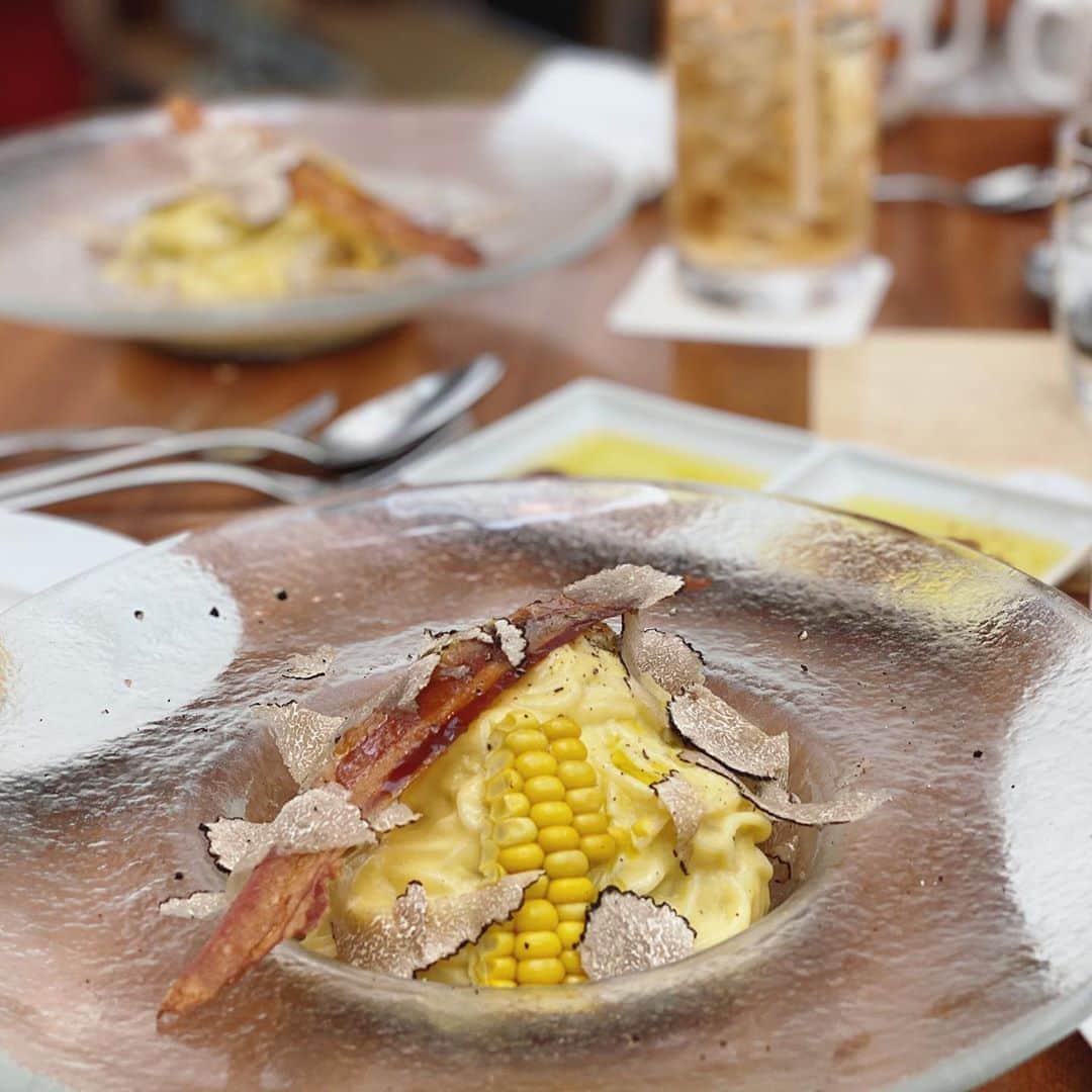 &mのインスタグラム：「サマートリュフととうもろこしのサンバ🌽🌽🌽 毎年夏の楽しみ💛」