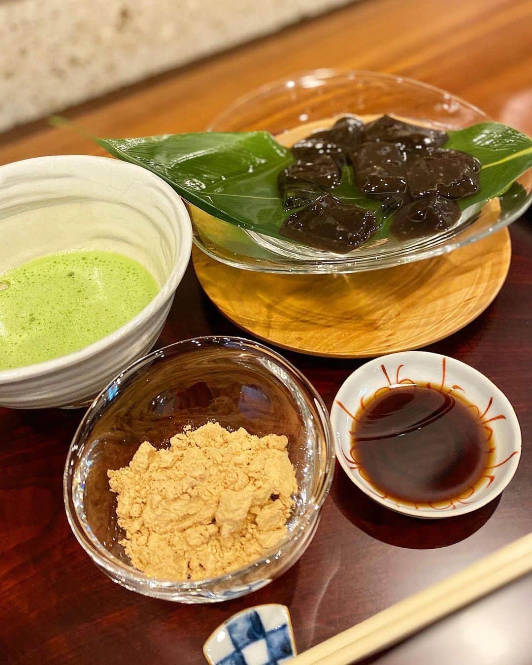 Mai Wakimizuさんのインスタグラム写真 - (Mai WakimizuInstagram)「本日のsweets♡akiron親子＆ataちゃん親子と但さんへ＼(^o^)／生いちご、赤肉メロン、ももと季節のカキ氷を制覇！＋わらび餅も♡贅沢〜♡大人数だと沢山頼めるから嬉しい。笑 最後はジュースにしてもらって綺麗に完食♡どれも本当に美味しいけど私的にはやっぱりいちごがNo.1!!動画でも分かる通り果肉感が最高！ #wakkingourmet#但#神戸」7月12日 16時40分 - wakkin__m