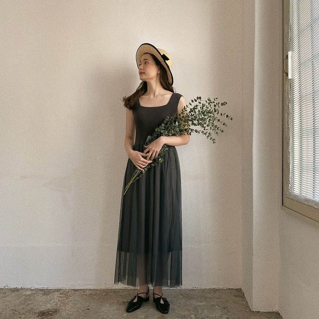 加藤愛里クリスティーナのインスタグラム：「-おしらせ- この度、tinaとmimitoujoursのコラボを8〜12月まで行うことになりました😭 ほんっとに沢山の方にtina終わらないでほしいって言って頂けて嬉しかったです😌💗 おわらないです！！笑 . わたし自身秋と冬が大好きで お洋服もAWが1番好きなので わたしらしく、こだわりの詰まったかわいい服いっぱいいっぱい出して行きたいと思います！ 8月からもみんなを笑顔するのを1番に考えて頑張るので、楽しみにしててください❤️」