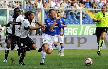 クリスティアン・ザッカルドさんのインスタグラム写真 - (クリスティアン・ザッカルドInstagram)「Buongiorno. Buona domenica a tutti..!!! #tbt #duelli #zaccardo #cassano #parma #milan #sampdoria #seriea #soccer #player」7月12日 17時23分 - cristianzaccardo