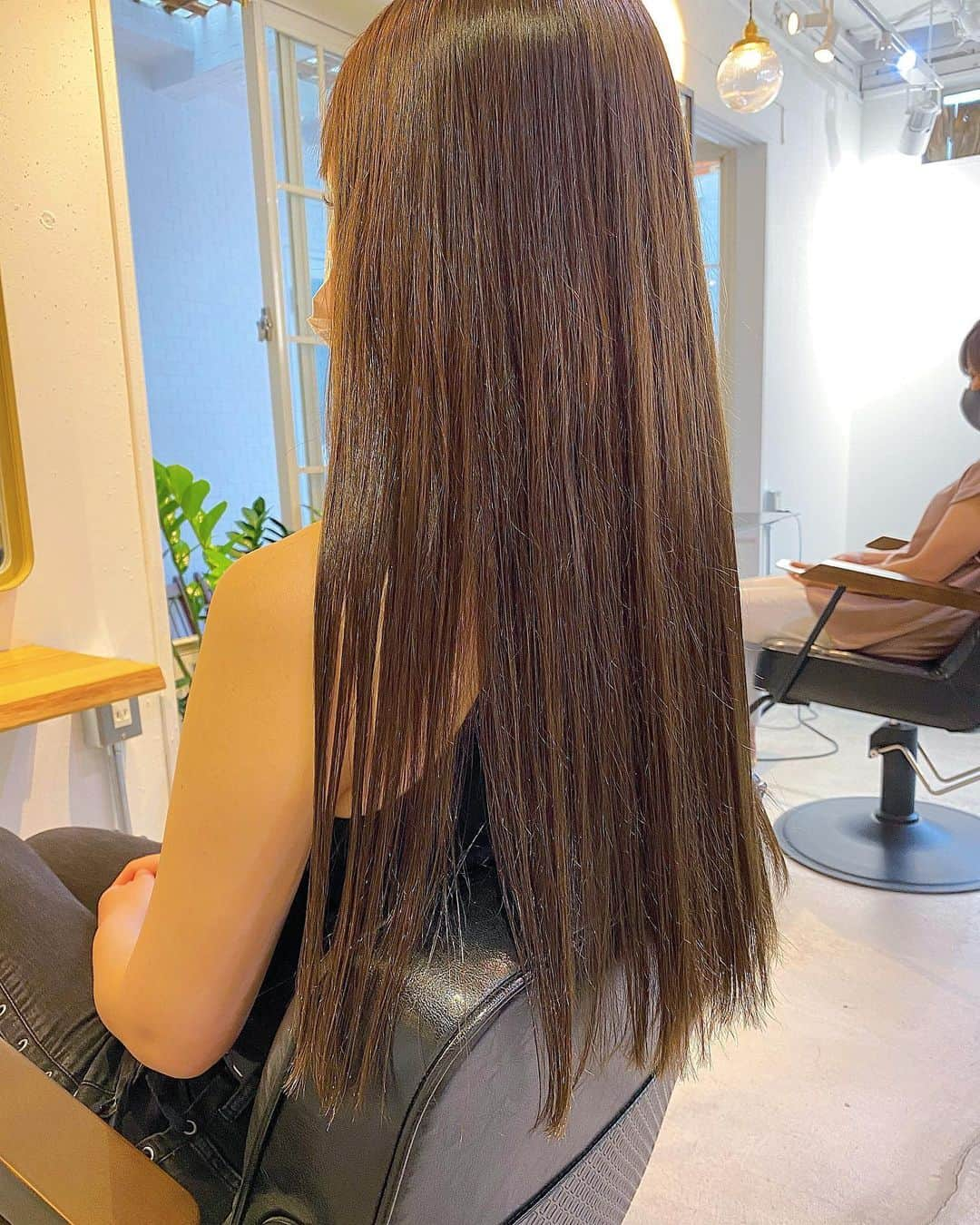 一木みおさんのインスタグラム写真 - (一木みおInstagram)「さらっさら💇🏽‍♀️✨✨﻿ 安心感たっぷりの空間で、心地の良い音楽とともに今回も素敵なカラーにして頂きました！﻿ ありがとうございました😊🌈﻿ ﻿ ✂︎ @unplugged_hair ﻿ 💇🏻‍♂️ @kimihiko.muto ﻿ 💇🏼 @kent_nakane ﻿ ﻿ #unplugged #美容院 #salon #photography #撮影 #fashion #写真好きな人と繋がりたい #ストレートヘア #tokyo #photo #model #outfit #被写体 #サロモ #モデル #beauty #likeforlikes #hair #hairstyles #enjoy #japan #promotionalmodel #photooftheday #instagood #表参道 #igers #좋아요 #straighthair ﻿」7月12日 17時38分 - mioichiki30