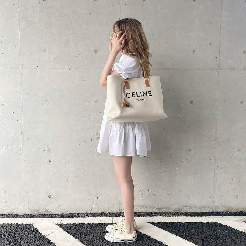 Maiさんのインスタグラム写真 - (MaiInstagram)「#ootd #zara #ワンピース #converse #コンバース #celine #celinebag #セリーヌ #セリーヌバッグ ootdの詳細はブログに書いてます🌼」7月12日 17時33分 - maimaimai1016