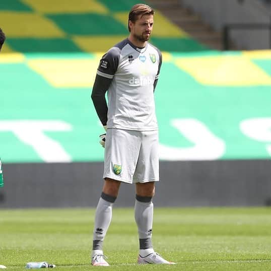 ティム・クルルのインスタグラム：「Feel sick and disappointed that we haven’t been able to achieve our target to stay up this season and give the fans and everyone involved with @norwichcityfc more performances to be proud of..  🔰#ncfc」