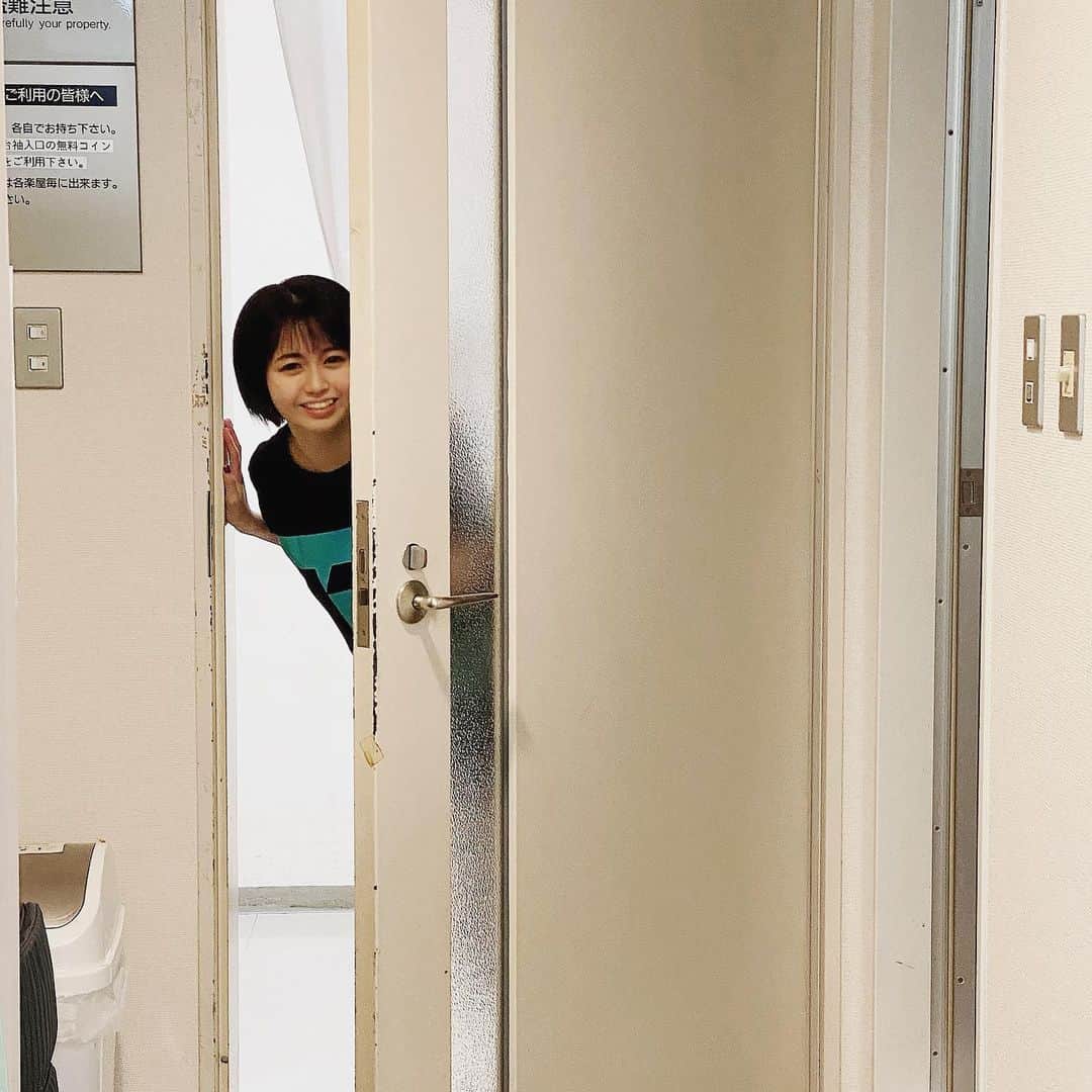 矢口真里さんのインスタグラム写真 - (矢口真里Instagram)「ひょっこりさゆきさん🐣 ソーシャルディスタンスなので、珍しく楽屋に入ってこなかったです😊✨」7月12日 18時07分 - mariyaguchi_official