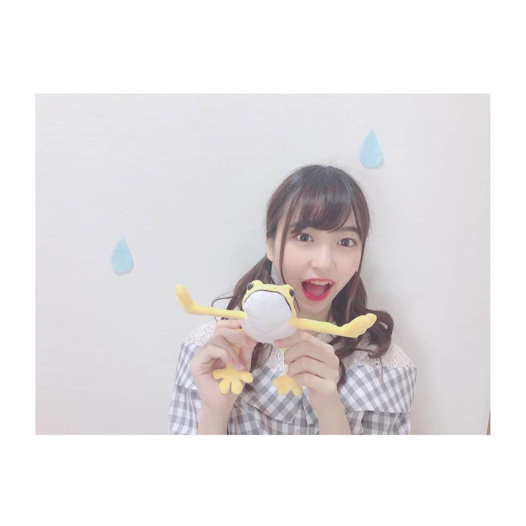 のインスタグラム：「🐸 * 楽しそうなお顔ですが、 幼い頃から🐸さん苦手ちゃんです😓 なんでだろう、、、？🙊🙊 * #pyonstagram  #AKB48 #チーム8 #チームK #富山 #はるpyon #橋本陽菜 #圧倒的橋本陽菜 #橋本陽菜を広める」