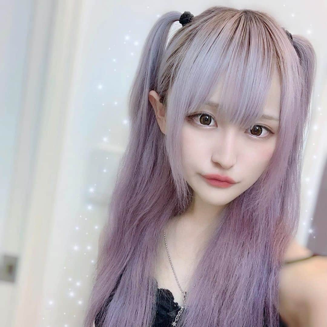 のインスタグラム：「しんど」