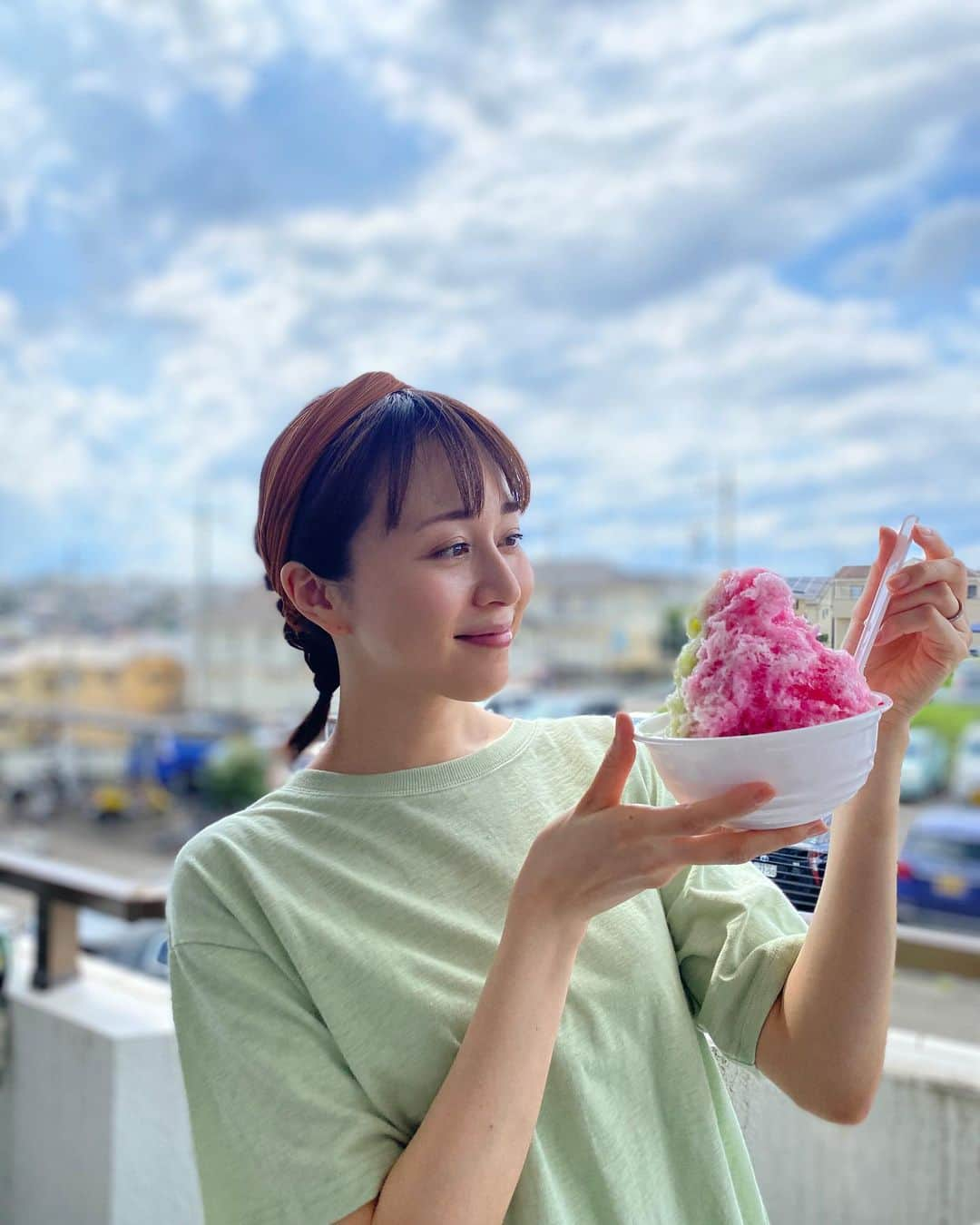 比嘉愛未さんのインスタグラム写真 - (比嘉愛未Instagram)「🍧✨ #レンタルなんもしない人 #お久しぶりの沙紀さんです」7月12日 18時41分 - higa_manami