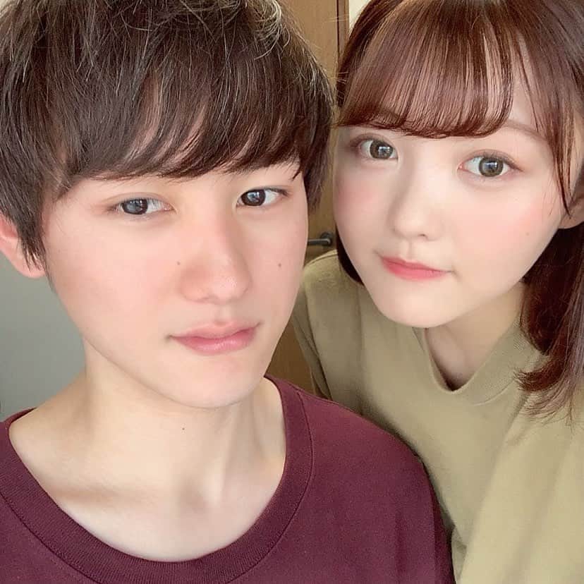 みさねのインスタグラム：「❤️❤️❤️ ㅤ ㅤ ㅤ びっくりした？ ㅤ 2つ下の弟です😚似てますか？（笑） ㅤ 弟がインスタはじめたのでぜひフォローしてね → @yatchi_1225  ㅤ 有名になりそうじゃない...？今なら古参...🤭笑笑 ㅤ」