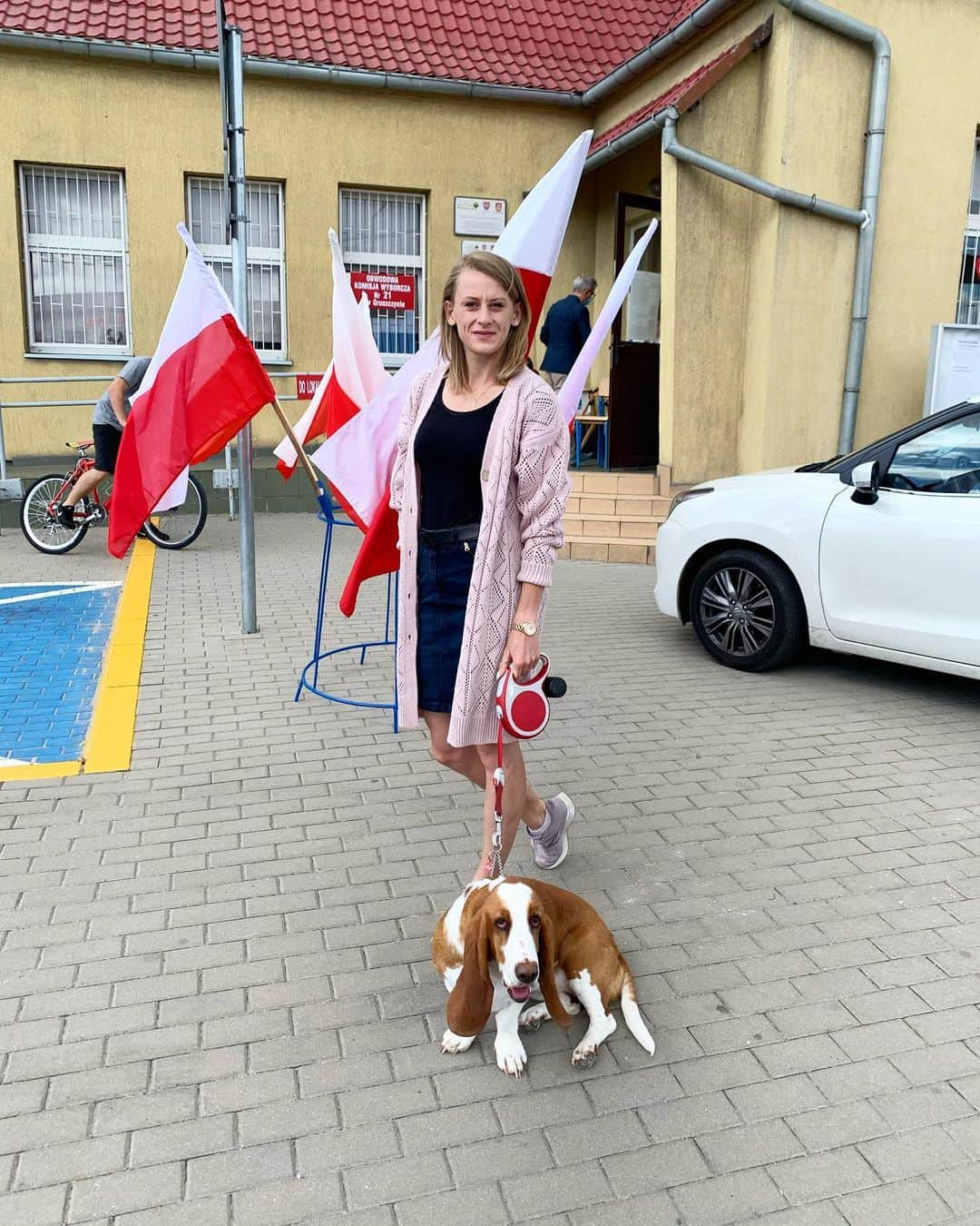 Patrycja WYCISZKIEWICZさんのインスタグラム写真 - (Patrycja WYCISZKIEWICZInstagram)「A my Z @figa_basset_hound już po wyborach! Obywatelski obowiązek spełniony ♥️ #vote #wybory #duty #zagłosowane #sunday」7月12日 18時57分 - patrycjawyciszkiewicz