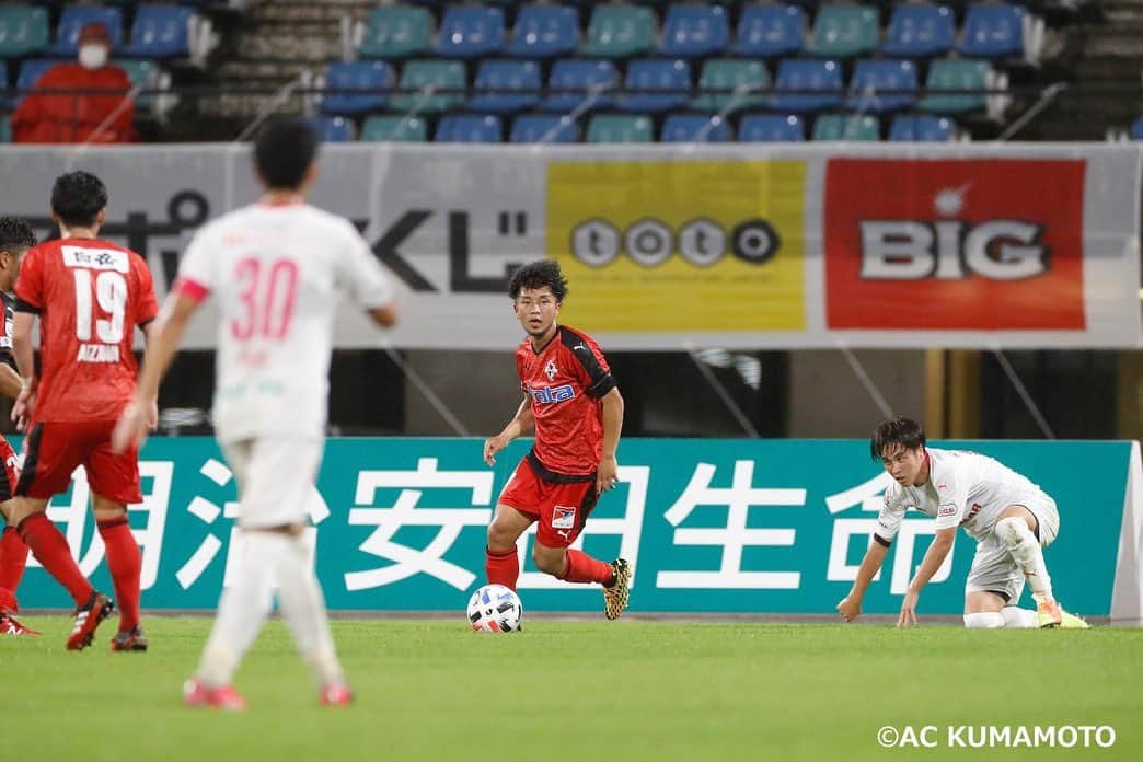 石川啓人さんのインスタグラム写真 - (石川啓人Instagram)「. vsC大阪u23 開幕3連勝  雨の中応援ありがとうございました。 次の試合も勝てるように準備します。  まだ大変な状況は続きますが共に乗り越えましょう。  vs C-Osaka U-23  3 consecutive wins  Thank you for your support in the heavy rain.  We will prepare well for the next game.  We face tough days but let's overcome it together.  #ロアッソ熊本 #3連勝 #共に乗り越えましょう #感謝」7月12日 19時04分 - hiroto_28