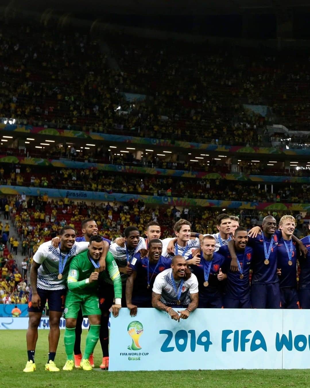 サッカー オランダ代表チームさんのインスタグラム写真 - (サッカー オランダ代表チームInstagram)「#OnThisDay in 2014... eindigden we dat prachtige WK als derde van de wereld 🦁🧡  #TeamToRemember #KingLouis」7月12日 19時33分 - onsoranje