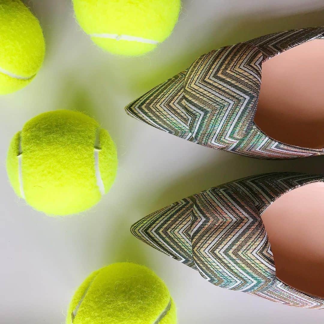 ルパートサンダーソンのインスタグラム：「Game, set, match 🎾 I Misty in Seaweed Chevron Lurex I #Wimbledon #TennisFinals #SlingbackShoes #MicroHeel #KittenHeels #RupertSanderson」