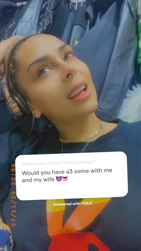 ベロニカ・ベガのインスタグラム：「Answered hella questions tonight. 🥰」