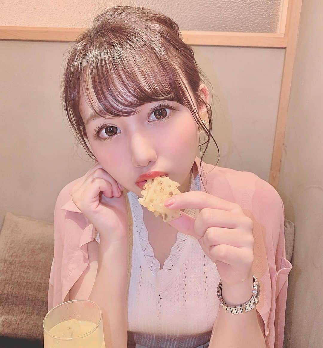 加藤里奈さんのインスタグラム写真 - (加藤里奈Instagram)「⋆ 世の中には、いろーんなひとが いるんだなと思った1日🤨 ⋆ そんな時でも、 ご飯は美味しい😚 ⋆ #ootd #fashion #instafood #instagram #instalike  #hairstyle #outfit #code #coordinate #style #stylepoint #instafashion #instagood #instalike #ファッション #撮影 #ヘアアレンジ #ヘアスタイル #アレンジスタイル #ヘア #かとこ #コーディネート #コーデ #かとこーで #今日の服」7月12日 19時53分 - katoco0326