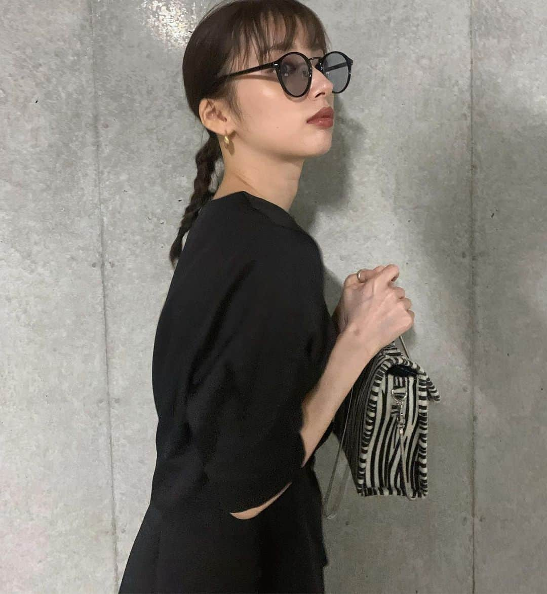 谷川菜奈さんのインスタグラム写真 - (谷川菜奈Instagram)「昨日の153cmコーデ🖤 setup @trifle_official  bag @_edt_official  sunglasses @leannofficial  #outfit#allblack#低身長コーデ」7月12日 20時06分 - pechi.130