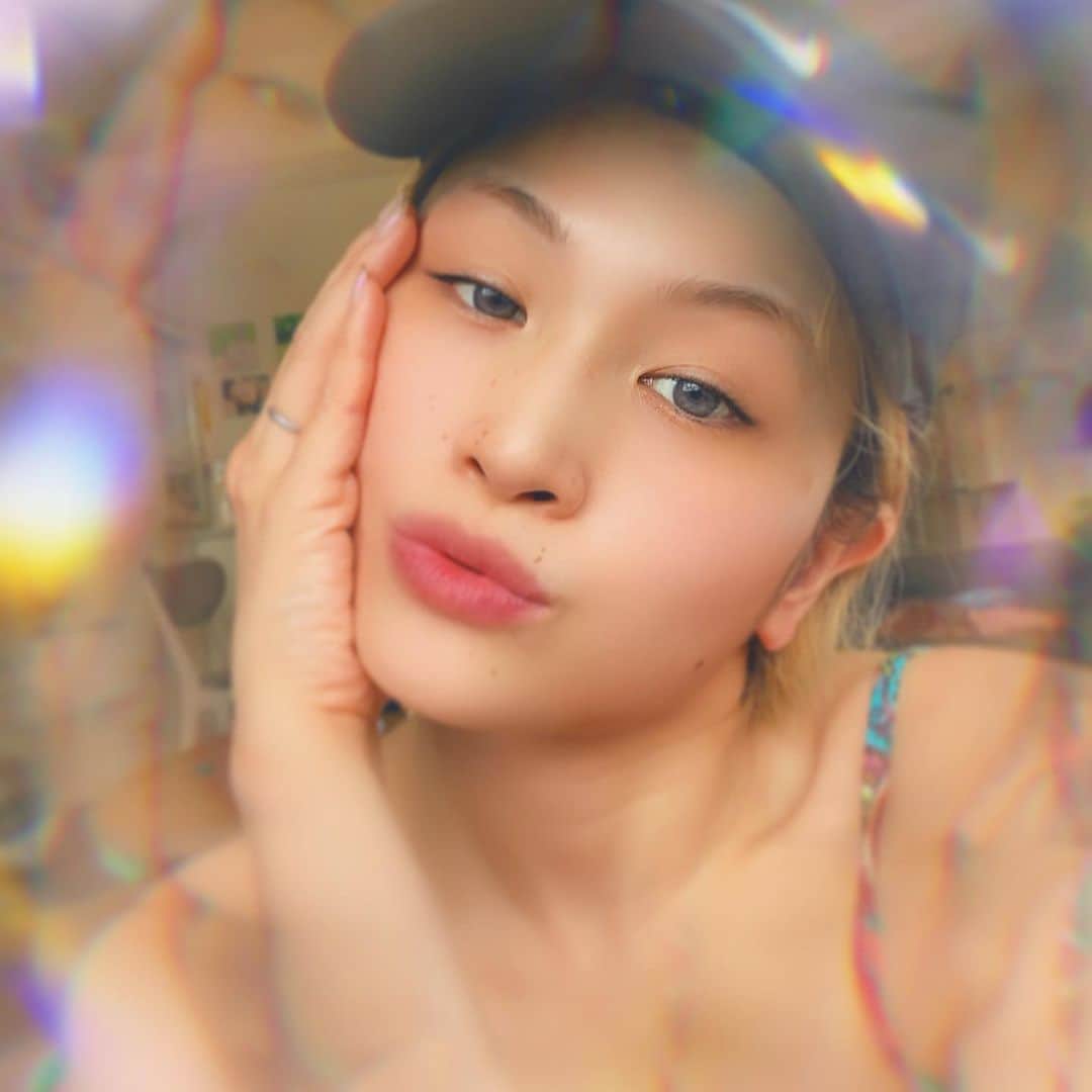 のインスタグラム：「🌻🌺🌈🌴 summer mood.」