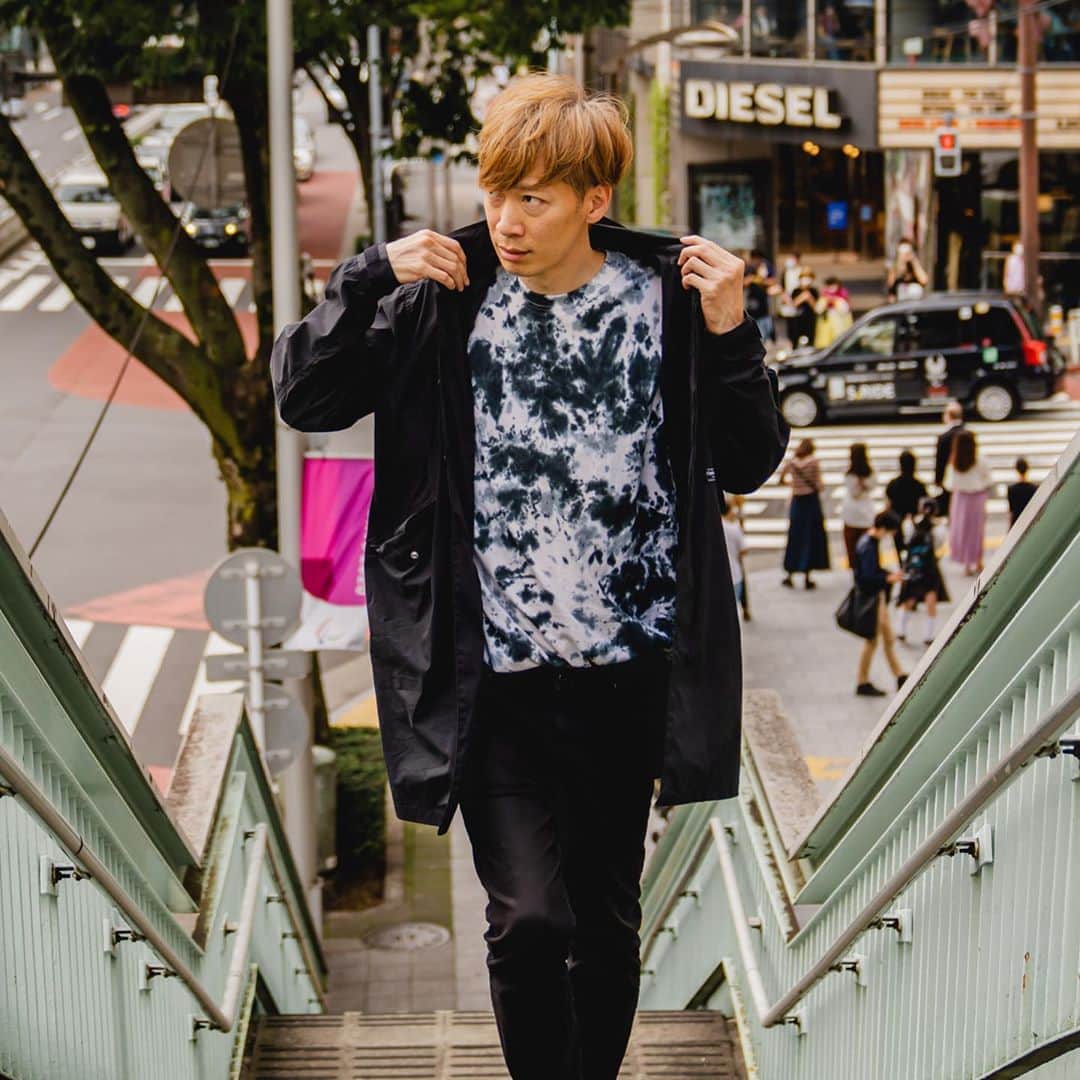 DJ U-ICHIのインスタグラム：「#sunday 雨降ったりやんだりと変な天候が多い毎日だけど、今日はまだ良い日でしたね。 また、新しい実験やろうと思います。 #トライ #U散歩 . . . 📸 @yuta_photo_0823 _________________________________ #dj #djlife #djstyle #fourthirty  #tokyo #kyoto #osaka #nagoya #streetphotography #sonya7iii  #portraitvision #portraitfestival  #portraitpage #portraitmood  #moodyportraits #ourportraitsdays  #lifeportraits _________________________________」