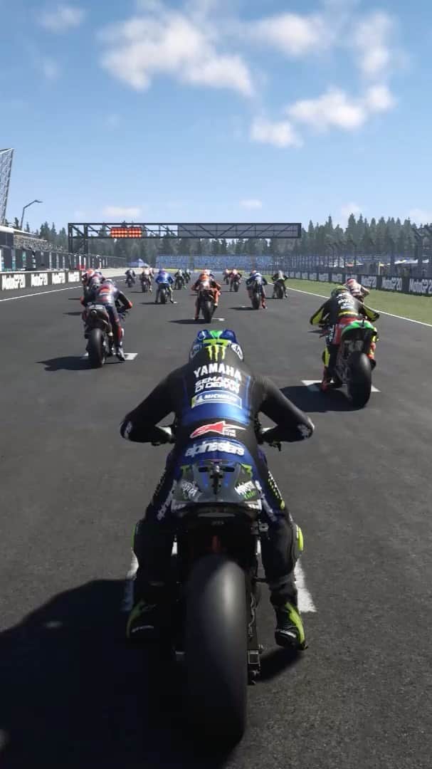 のインスタグラム：「There will be no @MotoGP round at the Kymi Ring this year… But we can race there in the @MotoGPvideogame (which is set on maximum difficulty level)! 💪 . @73trast shows you how it’s done! 🎮 🔥  . . #MonsterYamaha  #Trastevere73  #73Trast  #MotoGPeSport  #MotoGP  #StaySafe  #MotoGP20」