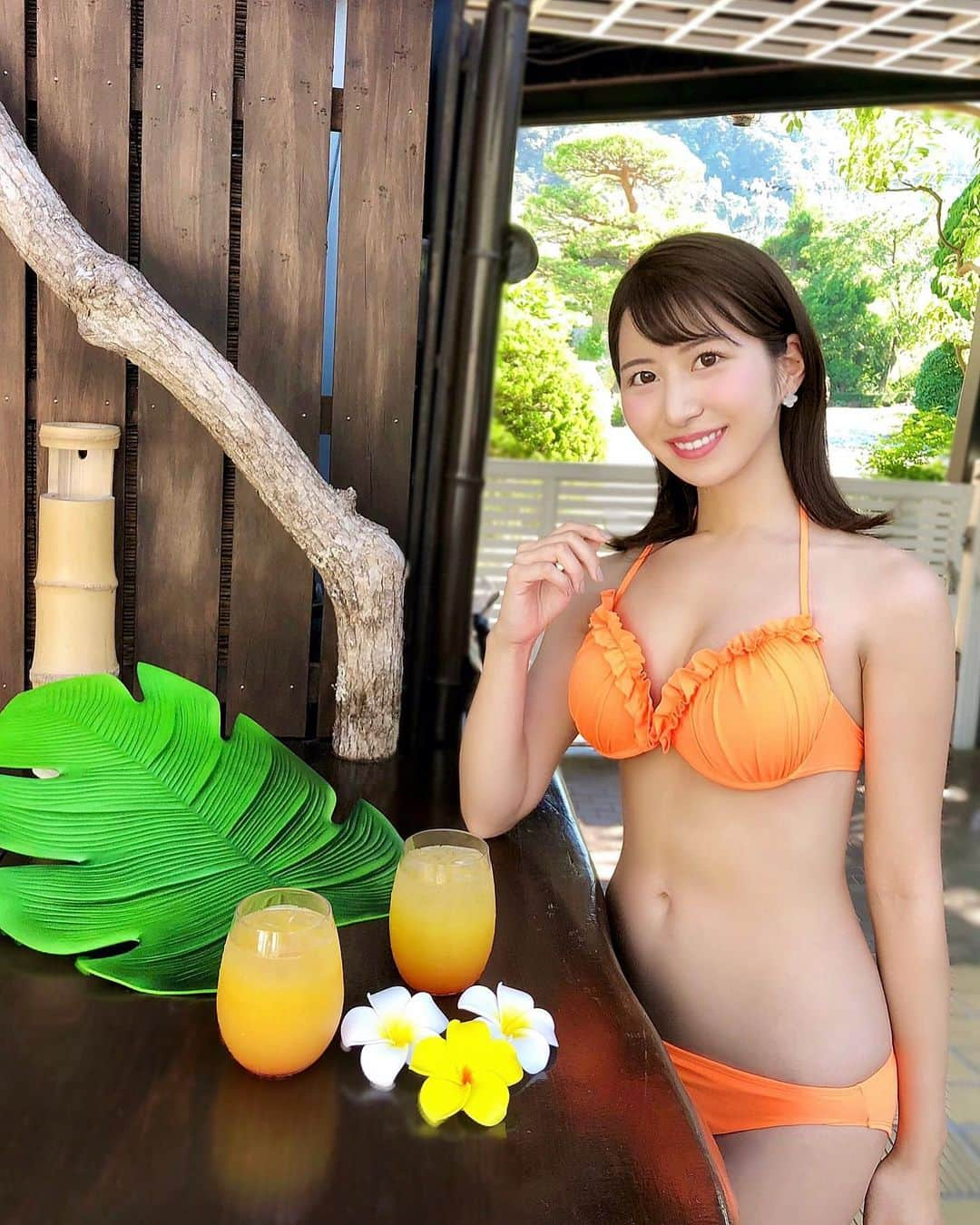 Manaさんのインスタグラム写真 - (ManaInstagram)「🌴🍊🌿🧡 Orange juice and orange swimwear🍹👙 こんばんは😊 . 先日投稿した、伊豆の蓮台寺温泉♨️ . 温泉のプールサイドに南国リゾートのような お洒落なドリンクカウンターもありました☀️ . 海外気分で楽しかったなぁ💗 . . そして、4枚目からはお食事編です🍽✨ . 夕飯も朝食も、伊勢海老や伊豆の鯛、鮑など 美味しい海の幸がいっぱいでした🐟🥰💕 . . . これで伊豆旅行レポはおしまい☺️ また行きたいです🐾 . . #伊豆 #伊豆旅行 #伊豆半島 #izu #onsen #pr #蓮台寺温泉 #清流荘 #伊豆下田 #ryokan #hotsprings #静岡 #静岡旅行 #プール開き #プール #カウンター #プールサイド #リゾート #温泉好きな人と繋がりたい #温泉旅行 #温泉女子 #温泉巡り #水着女子 #水着コーデ #露天風呂 #旅館 #温泉旅館 #タビジョ #幸せな時間 #日本の四季」7月12日 21時07分 - mana.tcy