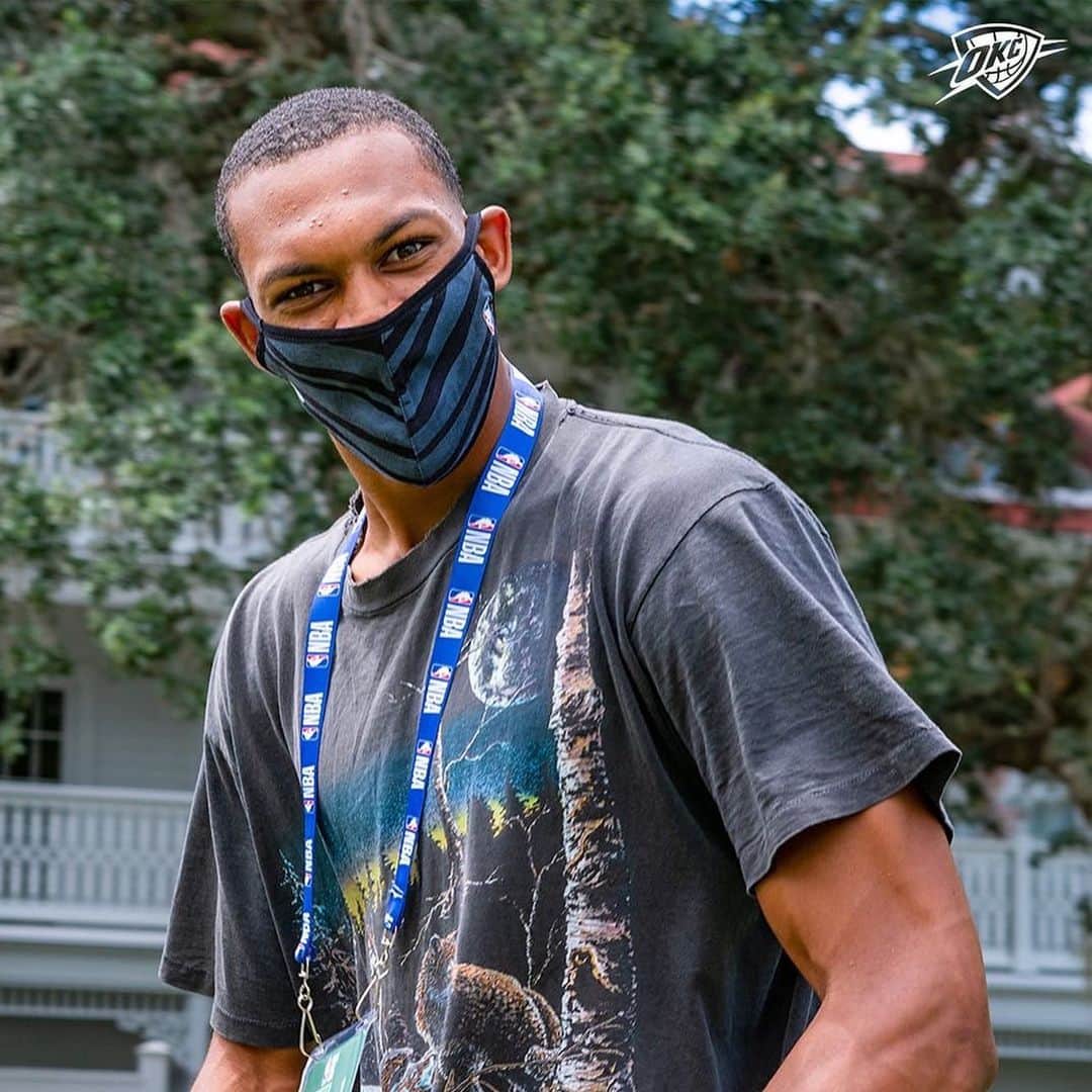 NBAさんのインスタグラム写真 - (NBAInstagram)「The most important assist you can make is to your community: Wear a mask when out in public. #NBATogether   For all of the latest health & safety guidelines, visit cdc.gov.」7月12日 21時10分 - nba