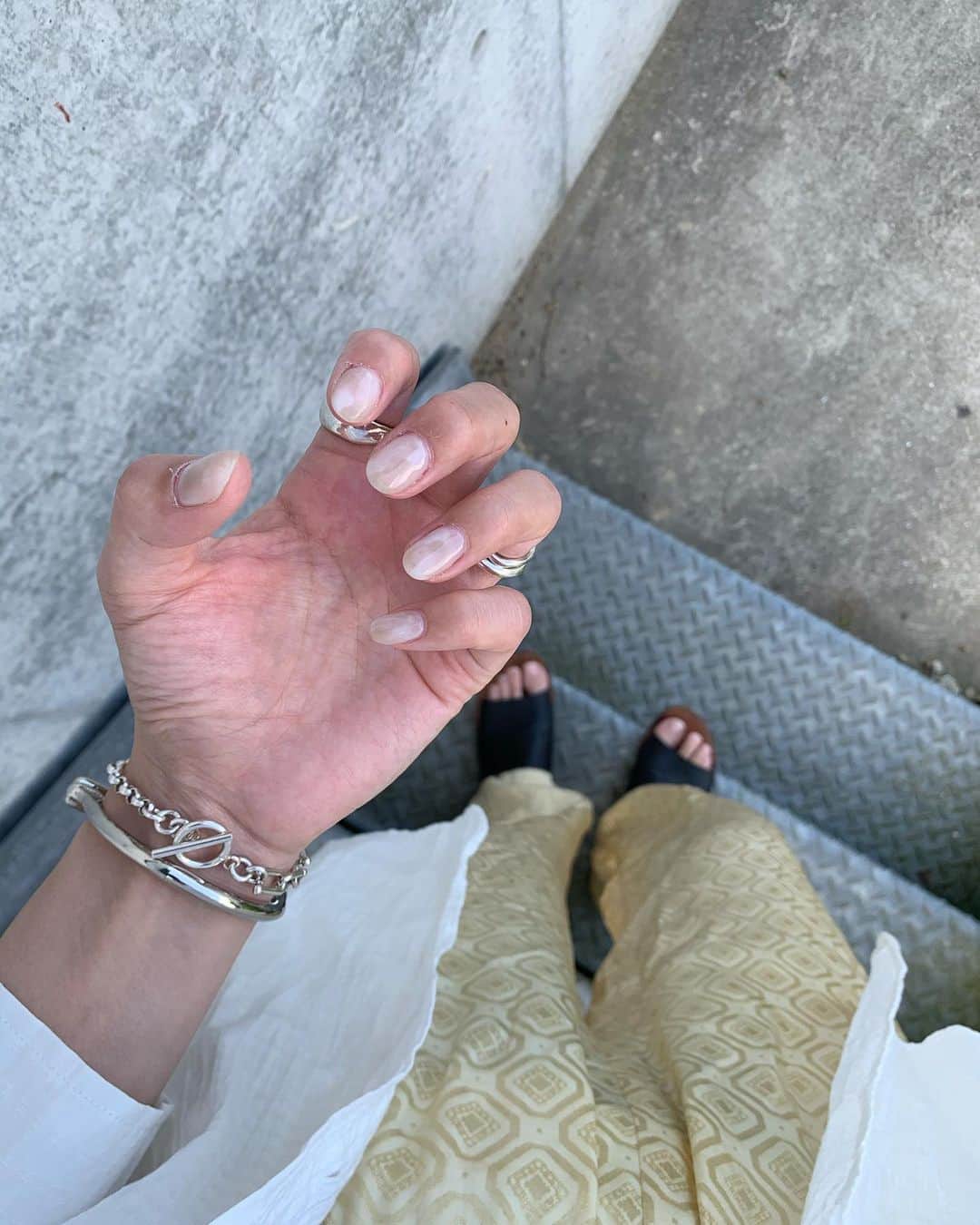 Mie Kawanoのインスタグラム：「今回のネイル𓂃𓂂 淡い色でお気に入り♪」