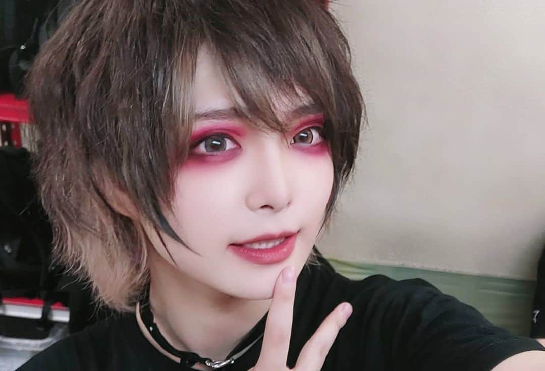 マヨイ・ディスコニックさんのインスタグラム写真 - (マヨイ・ディスコニックInstagram)「#HOWL #真宵 #visualkei #band #自撮り #他撮り #一眼レフ  #livephoto #歌い手 #メンドル #高田馬場AREA #ビュートリ」7月12日 21時40分 - myi_howl