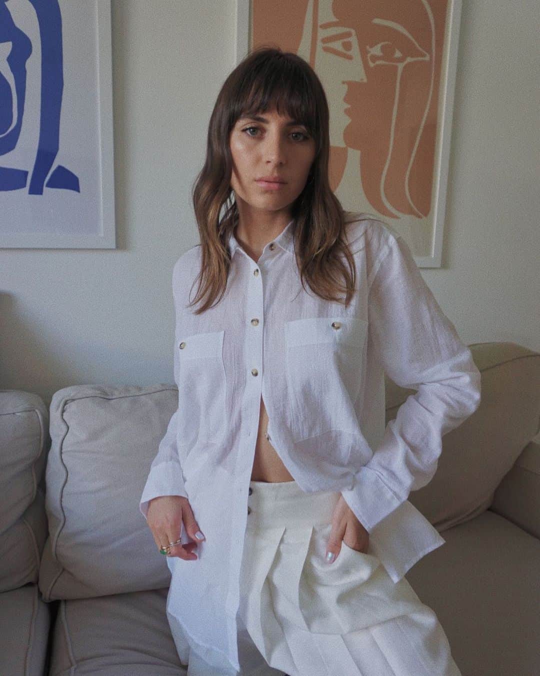 のインスタグラム：「Based in sunny Los Angeles, meet entrepreneur, content creator and style influencer, @rachelnosco . ⠀⠀⠀⠀⠀⠀⠀⠀⠀ "Pantsuits and oversized linen tops are a forever vibe, and I can't wait for future days to wear them out and about again. For now, I'll wear this one around the house and pretend."」