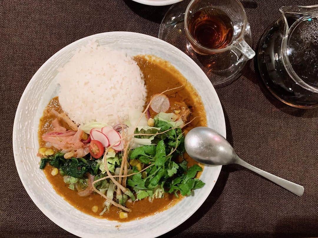 生越千晴さんのインスタグラム写真 - (生越千晴Instagram)「🍛 美味しい美味しい薬膳カレー。 上に乗ってるパクチーの根っこも美味しかったなぁ🍃  #카레」7月12日 22時06分 - chiharu_ogoshi