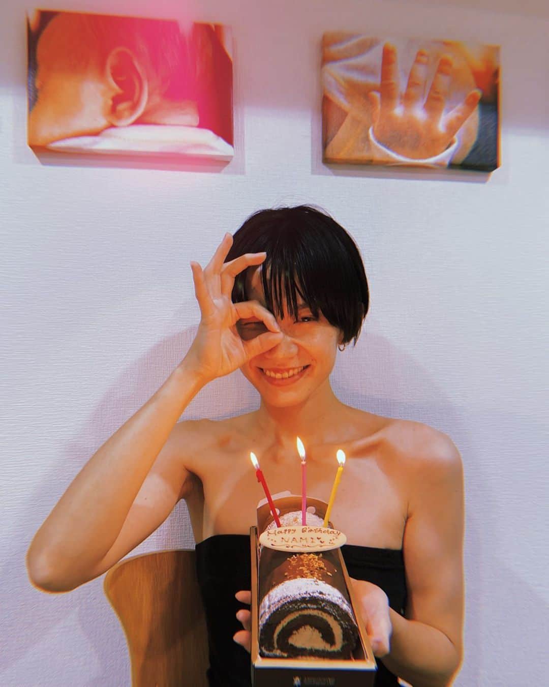平山奈美のインスタグラム：「父ちゃん、凪くん、そしていつも支えてくれている全ての人に。 いつもありがとう。30代突入しました。  そして30年前に産んでくれたママ、 自分が母親になって感じる想いが沢山あります。 母になって悲しみや苦しみが全て愛おしさに変わる不思議で幸せな瞬間をわたしにくれた息子。 特別で特別で特別すぎる存在って、本当にあるんだね。 ママがわたしにくれた愛を、まだまだ及びきれないけれど、わたしも大切な人達に与えていけたらいいな。 愛で溢れる年に。 三十路街道突っ走ります。  . #誕生日 #誕生日ケーキ #30歳 #30代　#記念日 #三十路 #ママ #男の子ママ #感謝 #hbd #20200712 #ありがとう」