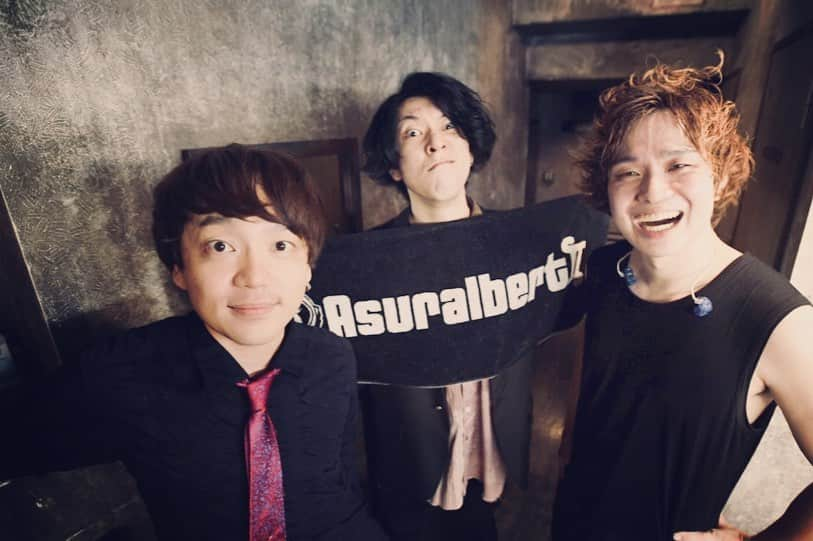 Asuralbert II（アシュラルバート2世）さんのインスタグラム写真 - (Asuralbert II（アシュラルバート2世）Instagram)「#welovelivehouse #streamingplus #初ライブ #アーカイブは7月18日まで #収益全額寄付 #ライブハウスを守ろう #goodjob #nicelive #staff_suzuki  photo by @sachie_photo」7月12日 22時22分 - asuralbert2_official