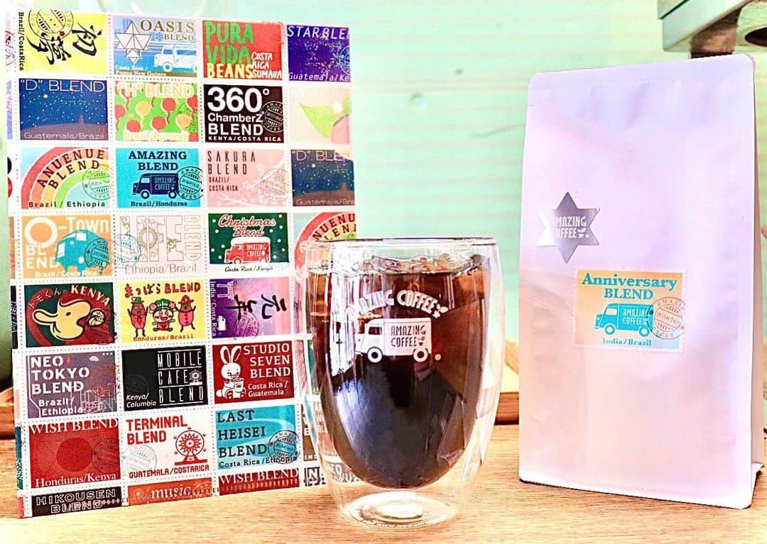 のインスタグラム：「. 🚐AMAZING COFFEE TOKYO NAKAMEGURO🌱 . 『 Anniversary BLEND』🎉 . 長く続く甘さの余韻が楽しめる、5周年を記念した特別なBLENDは、1杯ずつ丁寧に淹れたハンドドリップでもお楽しみ頂けます☕️ . また、コーヒー豆をご購入された方を対象に、オリジナルA5ファイルをプレゼントいたします🎁✨ . 記念に残るクリアファイルをぜひGETしてください(^o^)v ※クリアファイルのプレゼントはなくなり次第終了とさせていただきます。 ※Anniversary BLEND1点ご注文につき、クリアファイル1点のプレゼントとなります。 . #AMAZINGCOFFEE #AMAZINGCOFFEEONLINE #AMeCO #アメコ #coffee #ANNIVERSARY #ハンドドリップ #pourover #コーヒー豆」