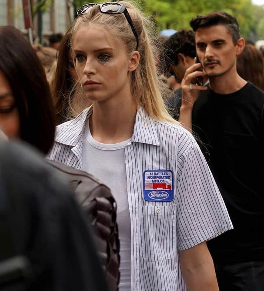アビー・チャンピオンのインスタグラム：「throwback to last fashion week🤍」