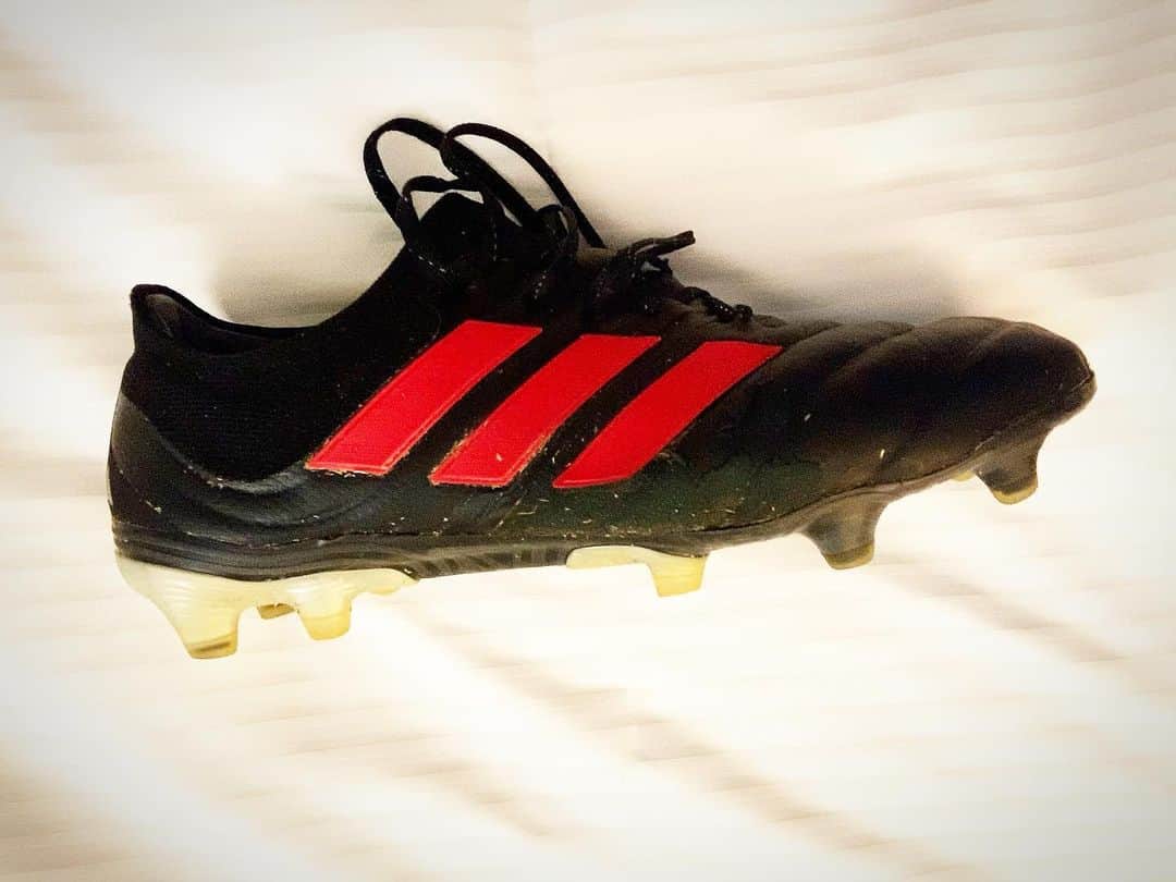 ジュゼッペ・ロッシのインスタグラム：「“Changing it up in Orlando tonight & making moves everyday...  on & off the pitch 👟⚽️” @pnysoccer #pepitosboots #nevergiveup #giveback  #mlsisback #rsl  #mls #soccer #footy #pnysoccer #PepitoIsBack #project7 #pnysports #rossi #footyheadlines」