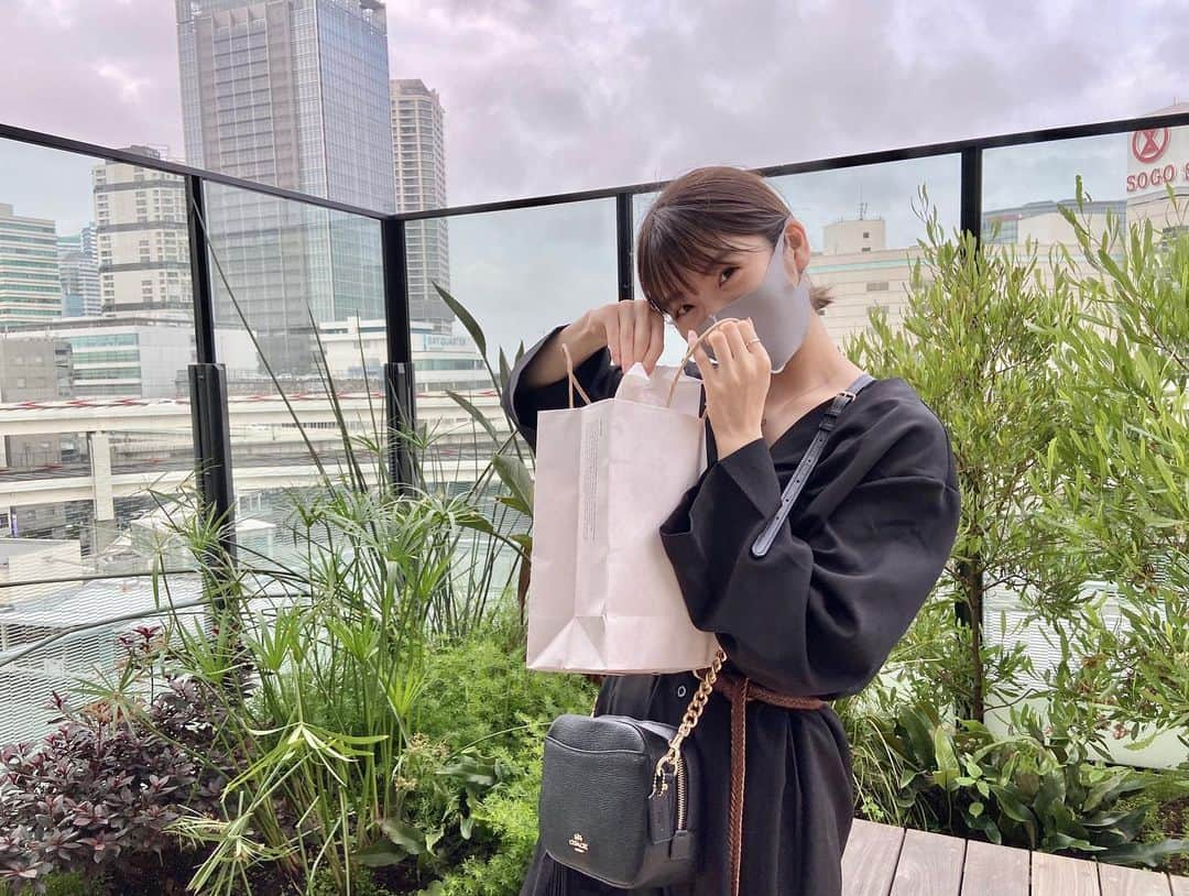 MOMOKAさんのインスタグラム写真 - (MOMOKAInstagram)「・ 元気ですよ〜🙋‍♀️🙋‍♀️ おはよう〜🙋‍♀️ いつかの写真、メロンパンたべた〜い！！🤳🍈🍞」7月13日 8時47分 - momoka_jewel