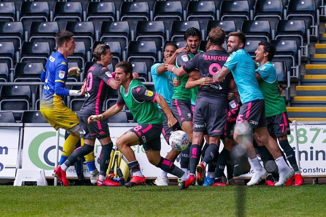 パトリック・バンフォードのインスタグラム：「3 to go, what a team 🙌🏽 #alaw  💙💛」