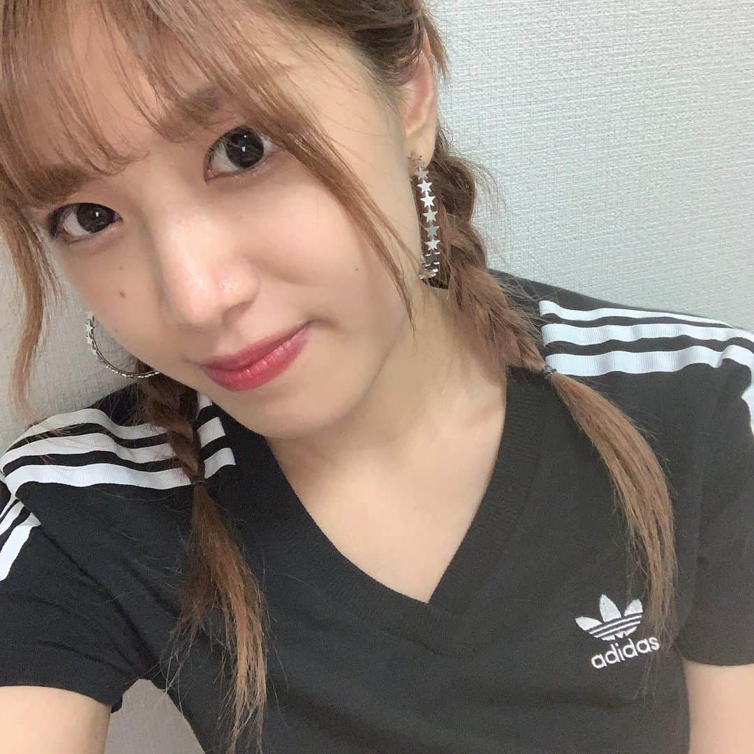林優菜のインスタグラム：「. 三つ編み . . . #三つ編み #編み込み #星 #adidas #ノーマルカメラ #ヘアアレンジ #ピース」
