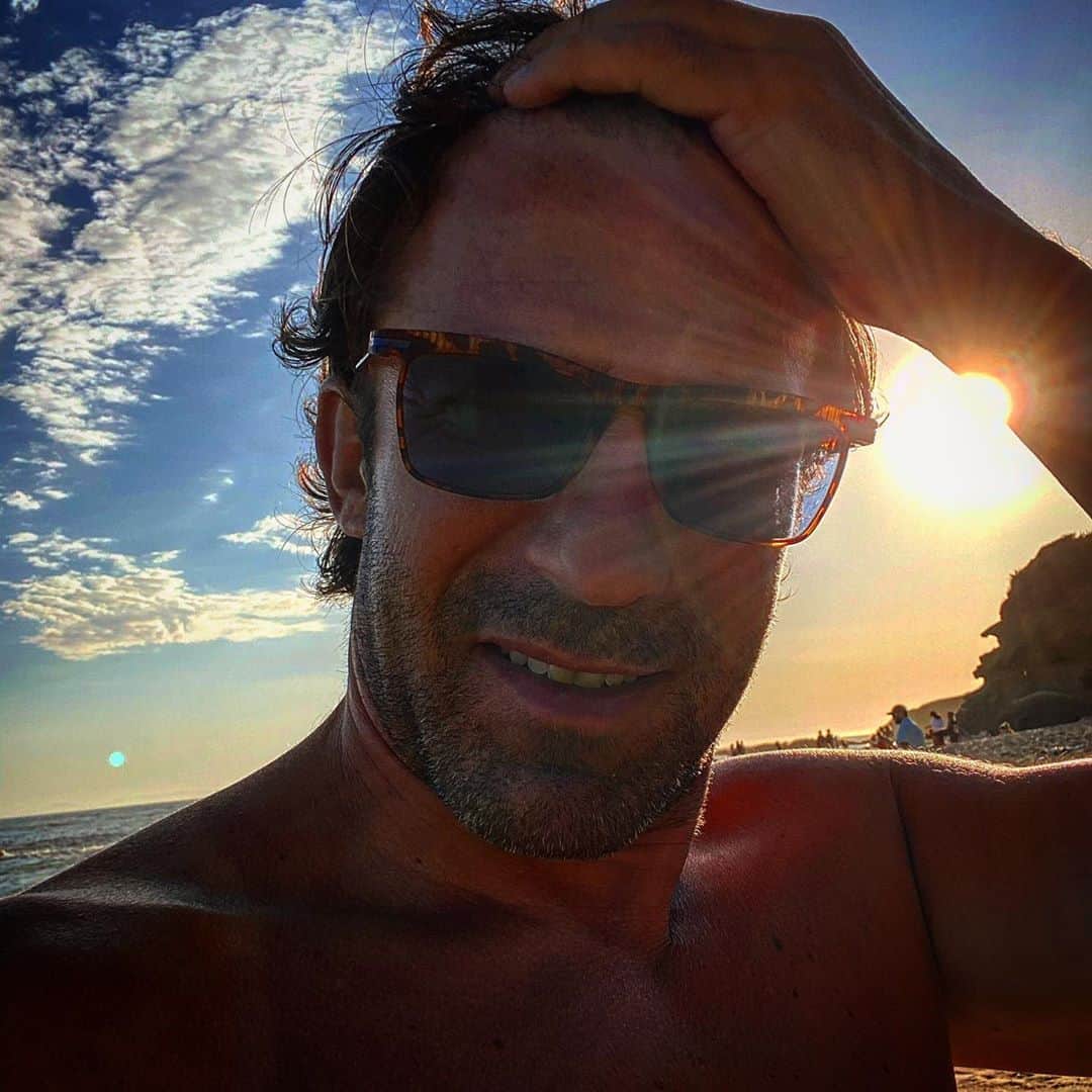 アレッサンドロ・デル・ピエロのインスタグラム：「Buona domenica #happysunday #sunday #adp10」