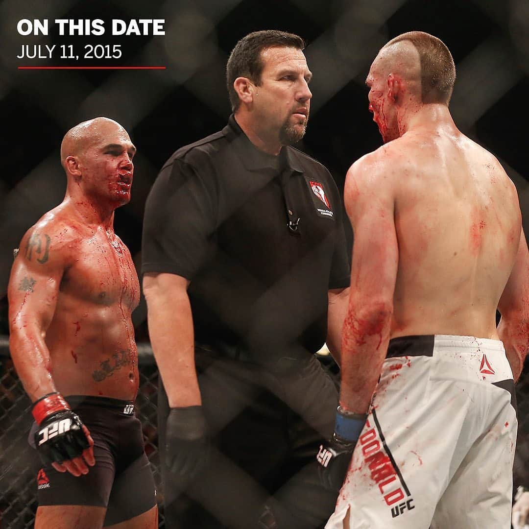 スポーツセンターさんのインスタグラム写真 - (スポーツセンターInstagram)「This staredown between Robbie Lawler and Rory McDonald is LEGENDARY. 😳 (via @espnmma)」7月13日 2時46分 - sportscenter