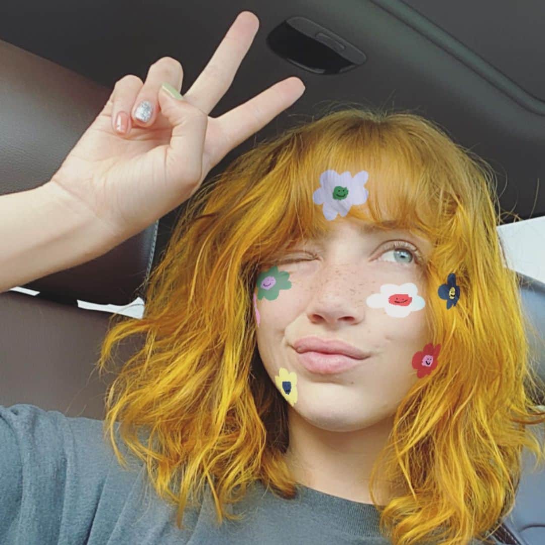 エミリー・ラッドのインスタグラム：「🍊」